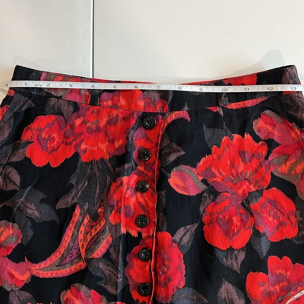 Emozioni - silk, button down maxi skirt, black and red - Picture 10 of 11